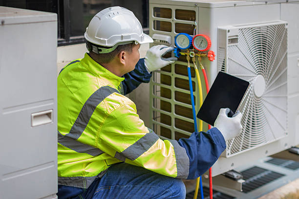 Professional Air Conditioning Repair technician working in Hamlin, TX